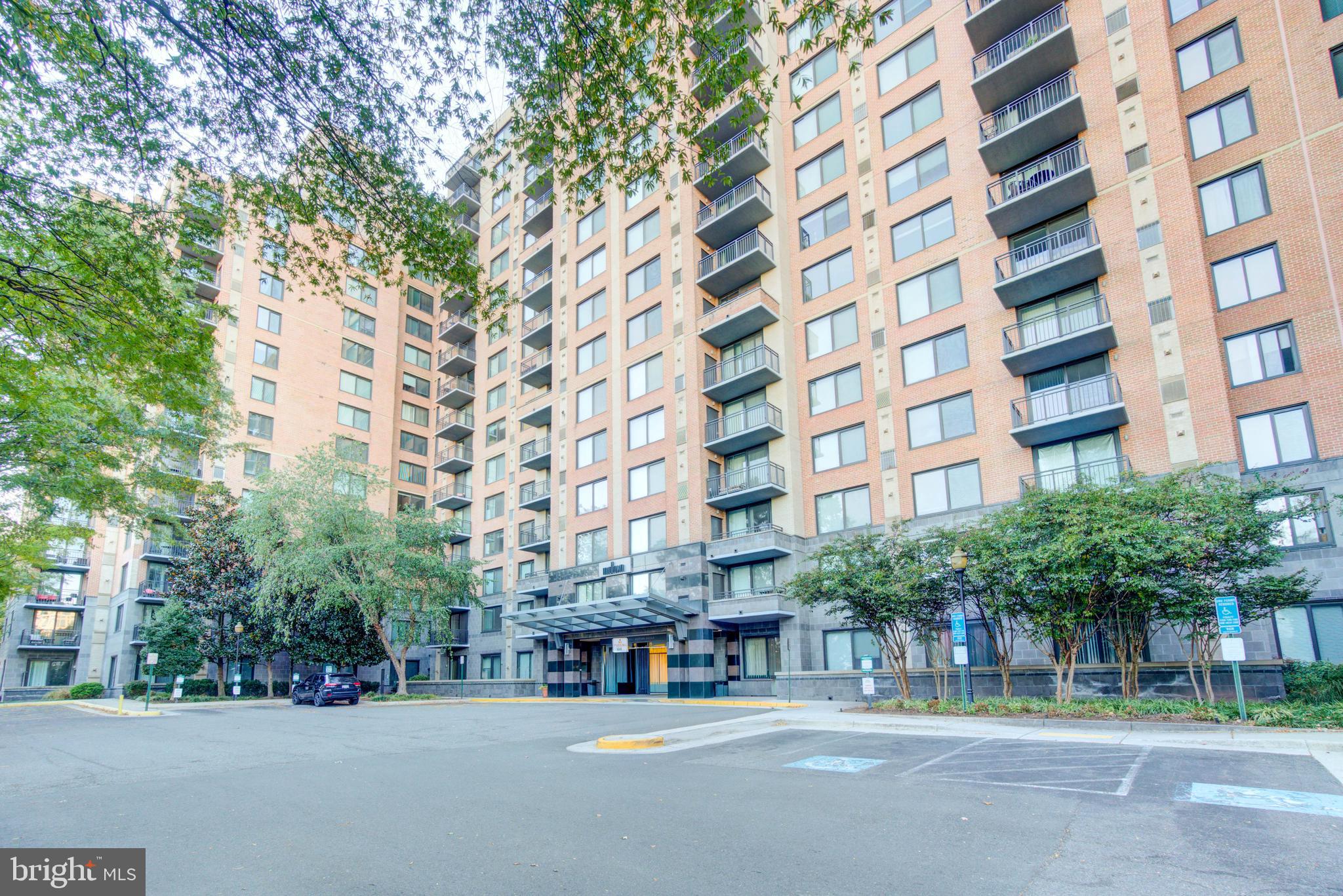 2451 Midtown Avenue, Unit 1327 Alexandria, VA 22303 - Photo 32 of 32 a building view with outdoor space