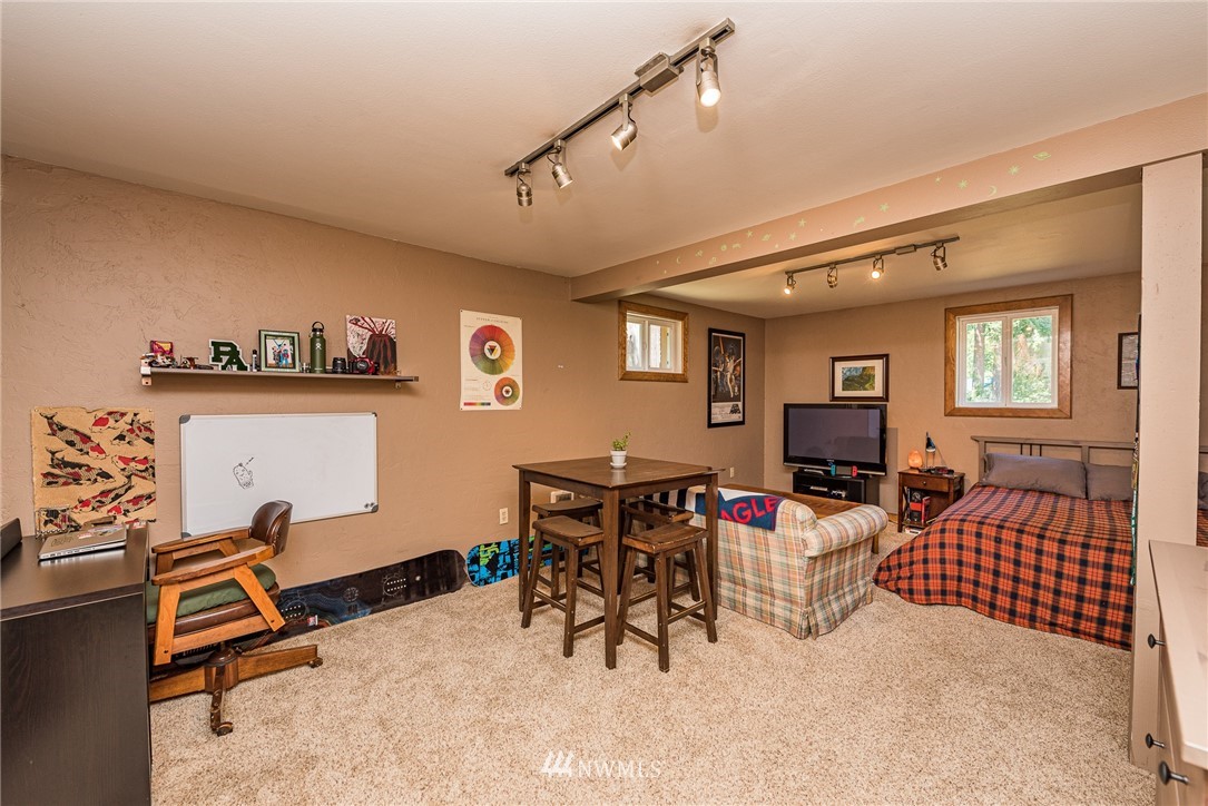 135 East Ahlvers Road Port Angeles, WA 98362 - Photo 18 of 25 Gallery Image 18
