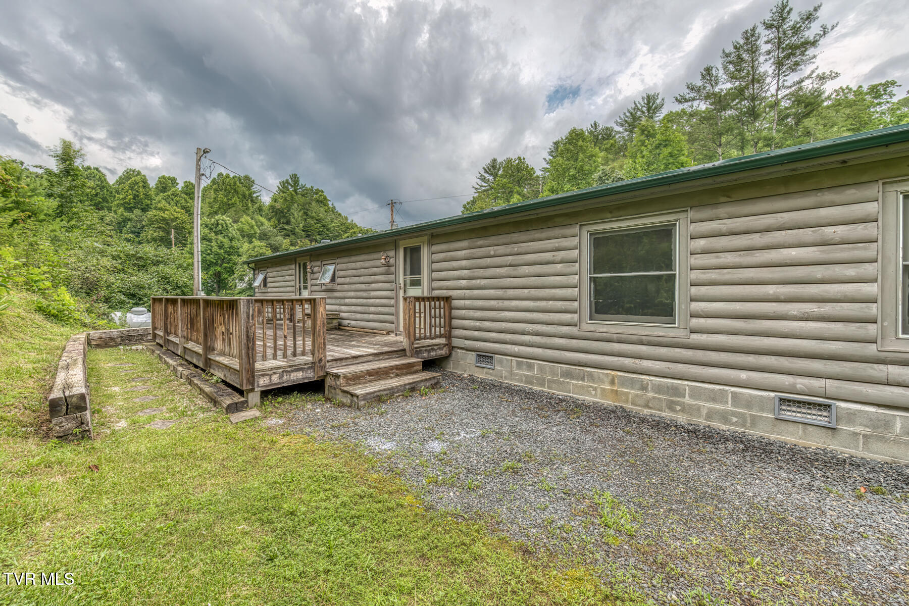 4166 Pine Orchard Road Butler, TN 37640 - Photo 2 of 32 4166 Pine Orchard Rd-2