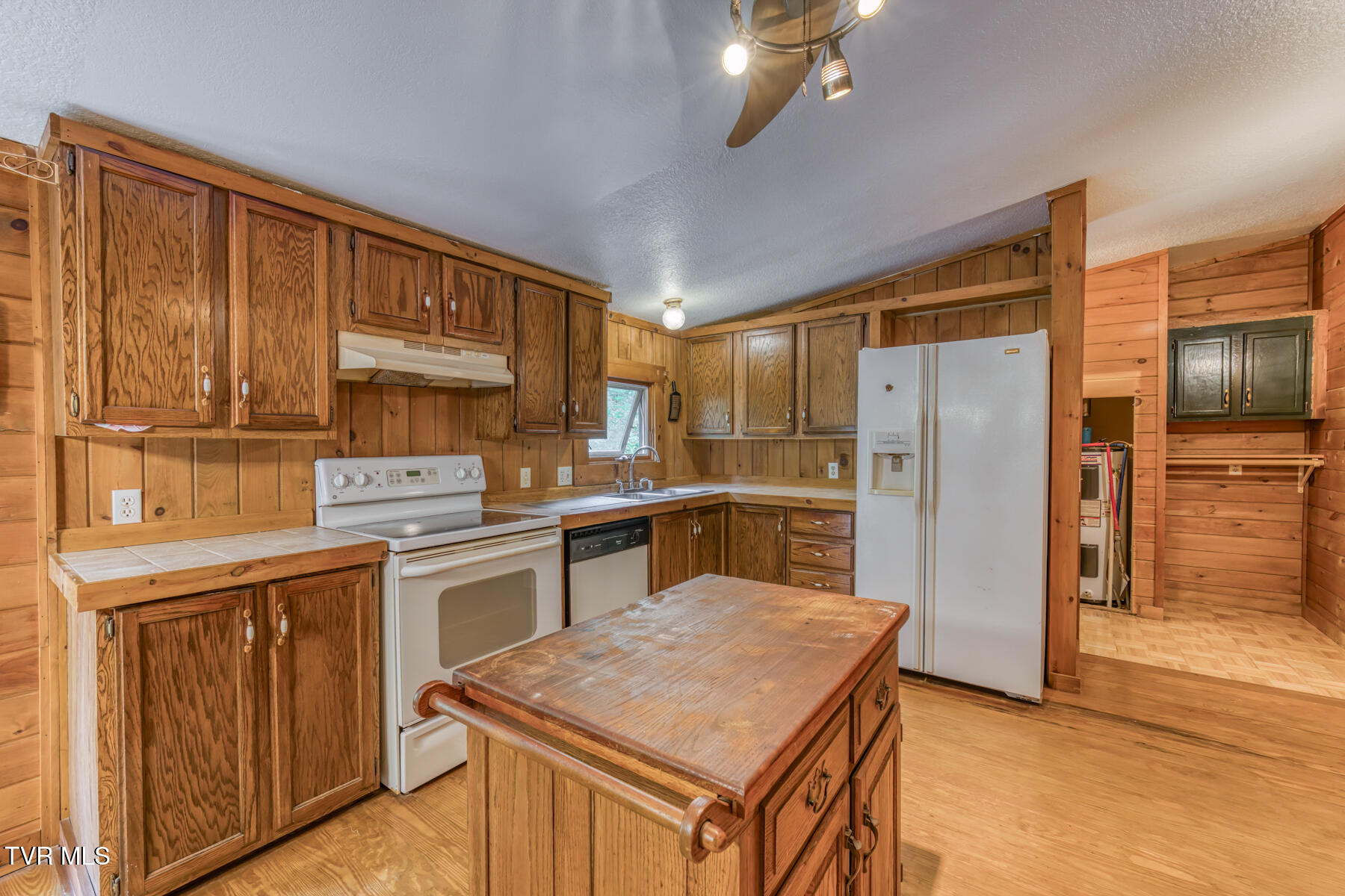 4166 Pine Orchard Road Butler, TN 37640 - Photo 5 of 32 4166 Pine Orchard Rd-5