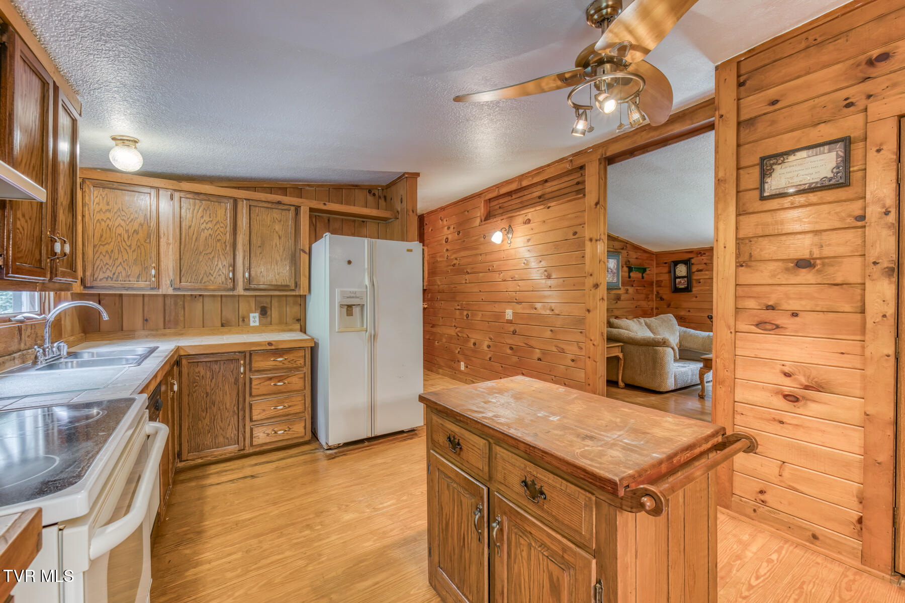 4166 Pine Orchard Road Butler, TN 37640 - Photo 6 of 32 4166 Pine Orchard Rd-6