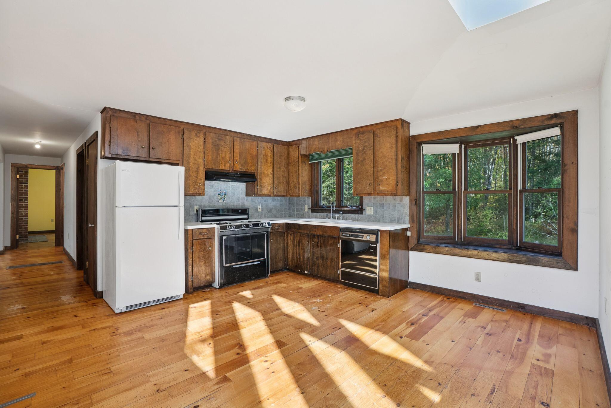 92 Hopkins Road Washington, ME 04574 - Photo 10 of 48 92 Hopkins 37_DSC00170