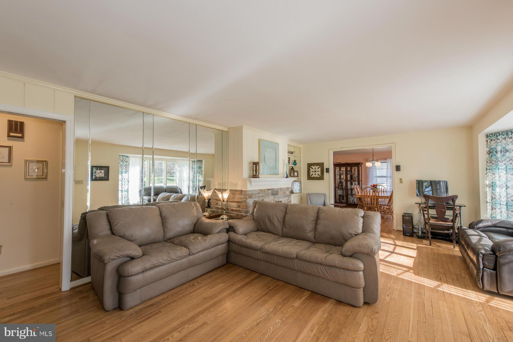 4022 Crescent Road Ellicott City, MD 21042 - Photo 2 of 22 Living Room