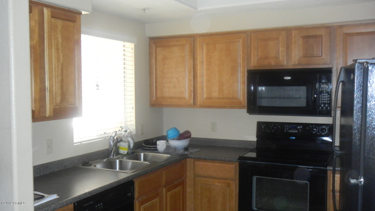 1825 West Ray Road, Unit 2126 Chandler, AZ 85224 - Photo 5 of 14 Kitchen