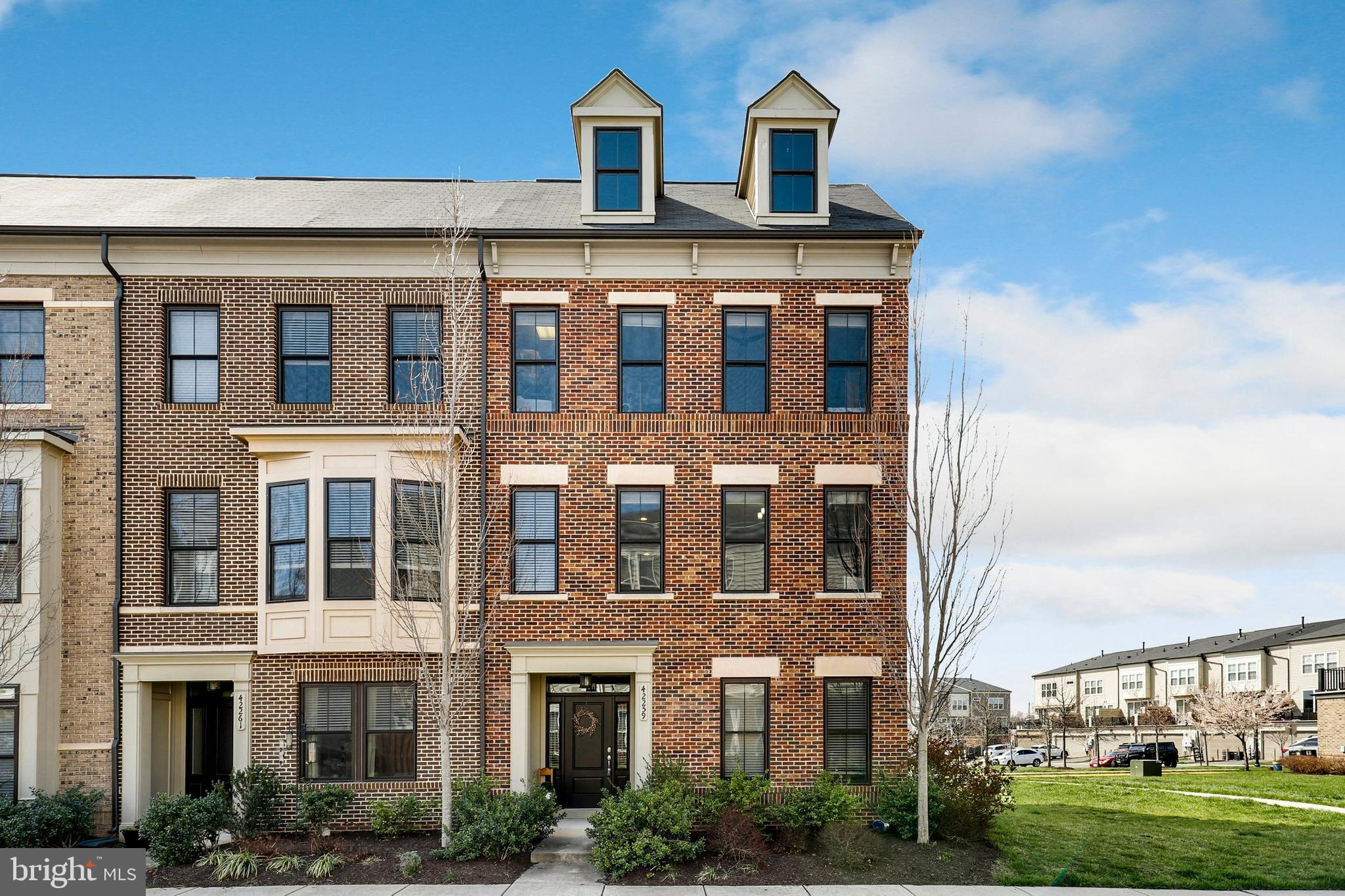 42259 Riggins Ridge Terrace Ashburn, VA 20148 - Photo 1 of 30 Gallery Image 1