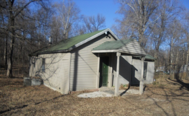 6355 Yankeetown Road Boonville, IN 47601 - Photo 2 of 8 Gallery Image 2