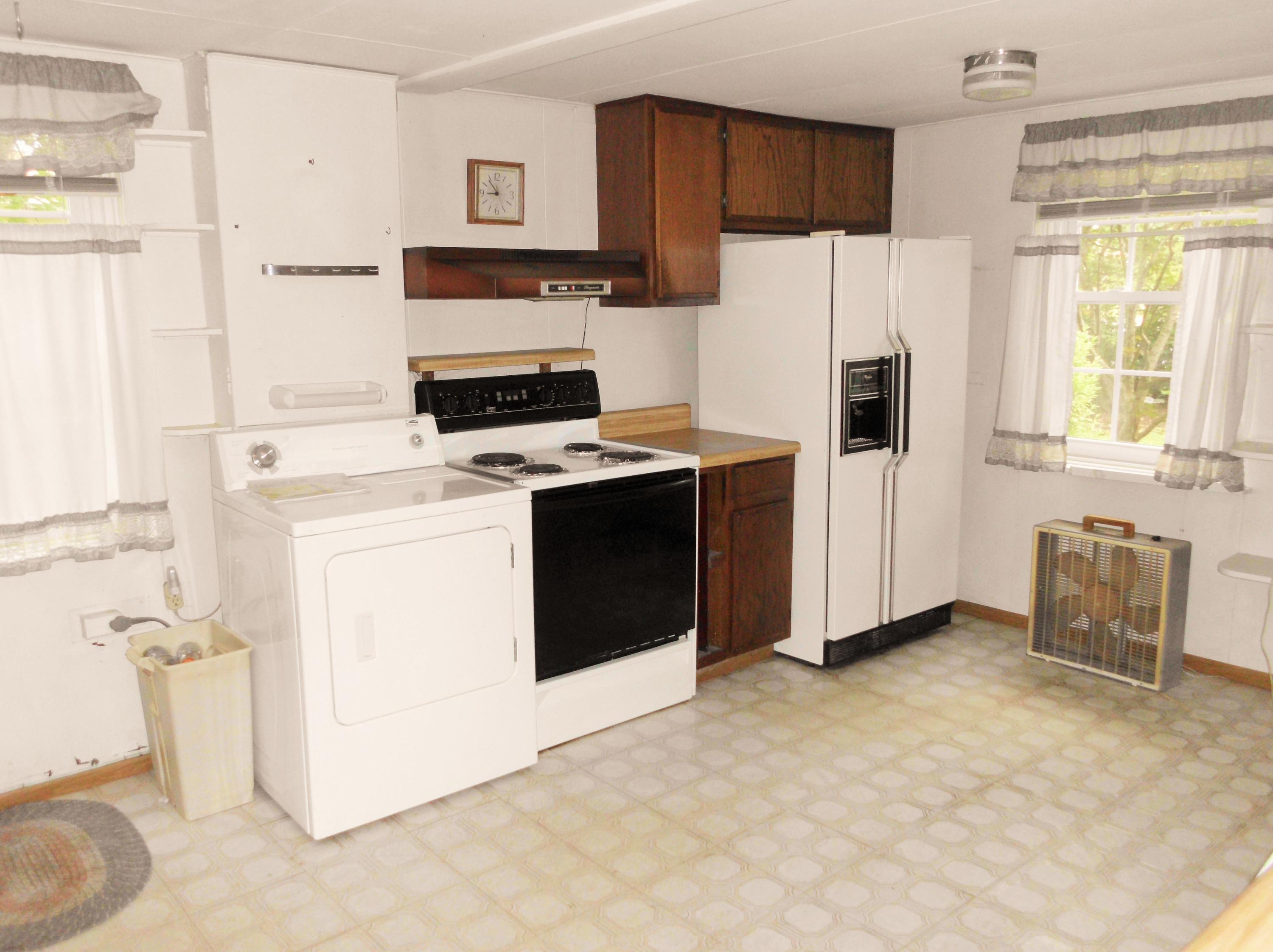 196 Oak Road Norris, TN 37828 - Photo 16 of 28 Eat In Kitchen