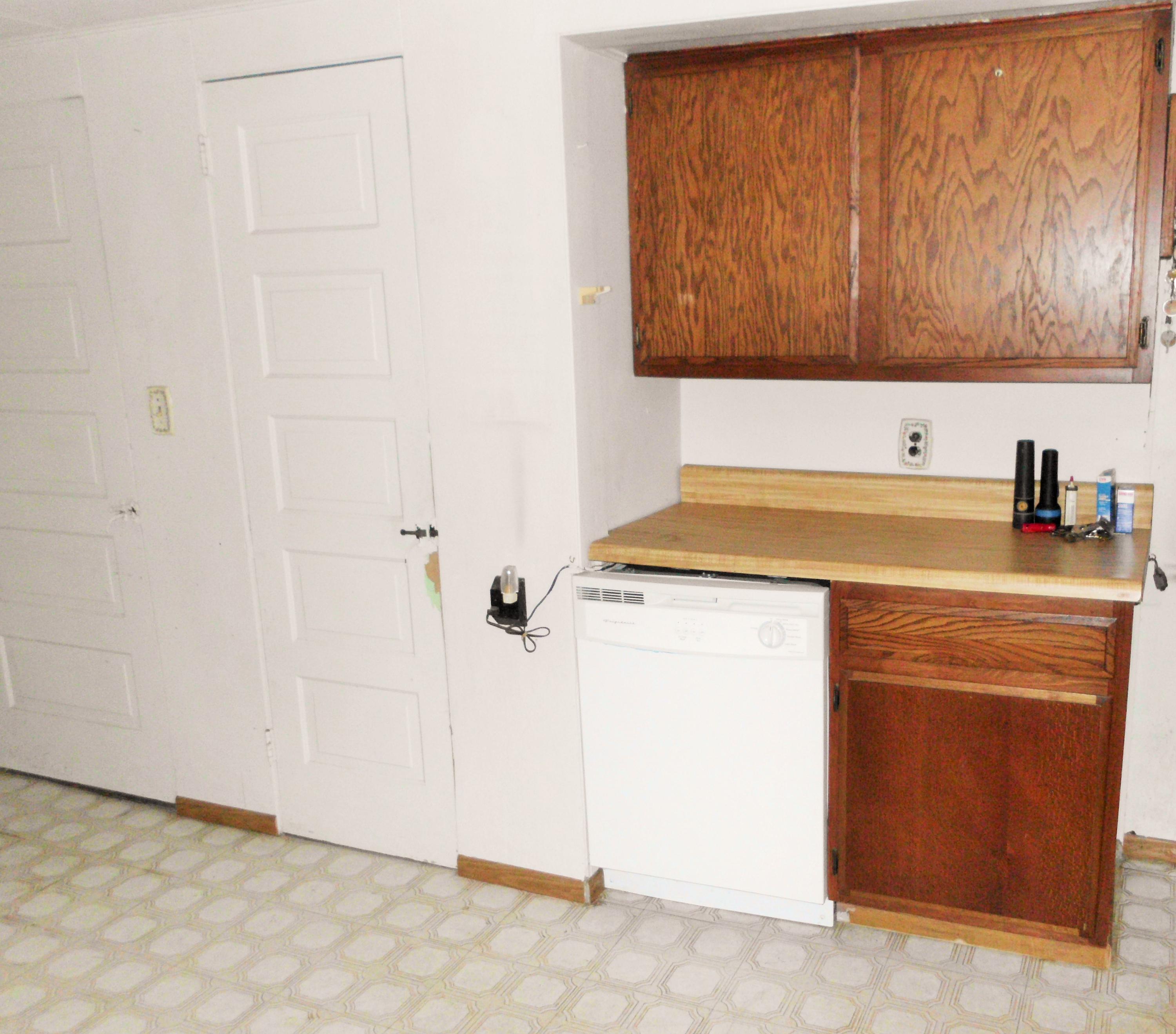196 Oak Road Norris, TN 37828 - Photo 18 of 28 Dishwasher