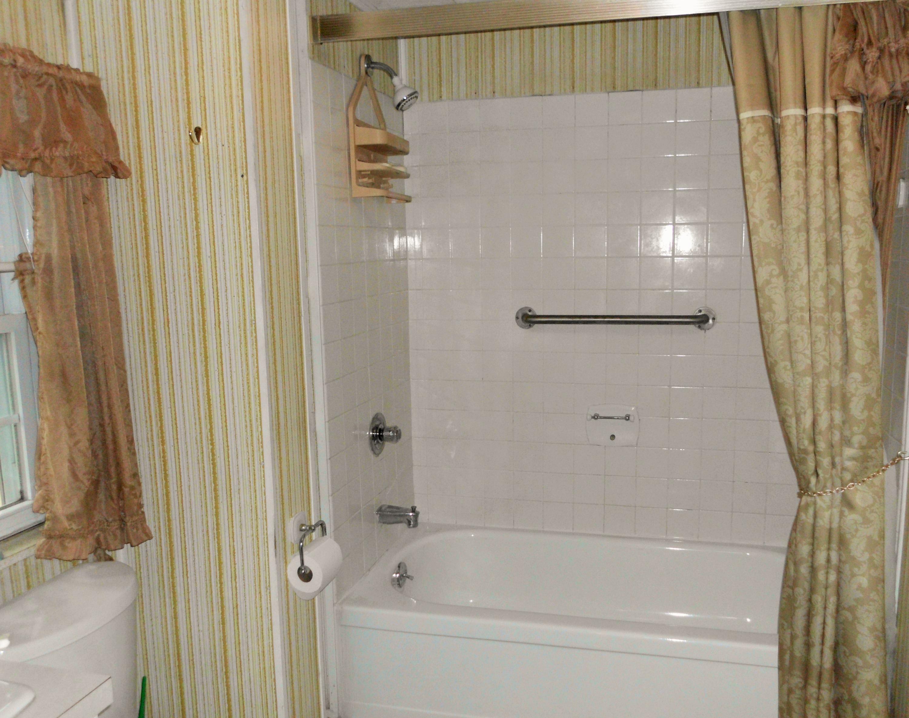196 Oak Road Norris, TN 37828 - Photo 10 of 28 Upstairs Bath