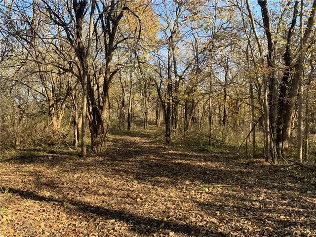 $450,000 | 8456 West 175th Street, Overland Park, KS 66221