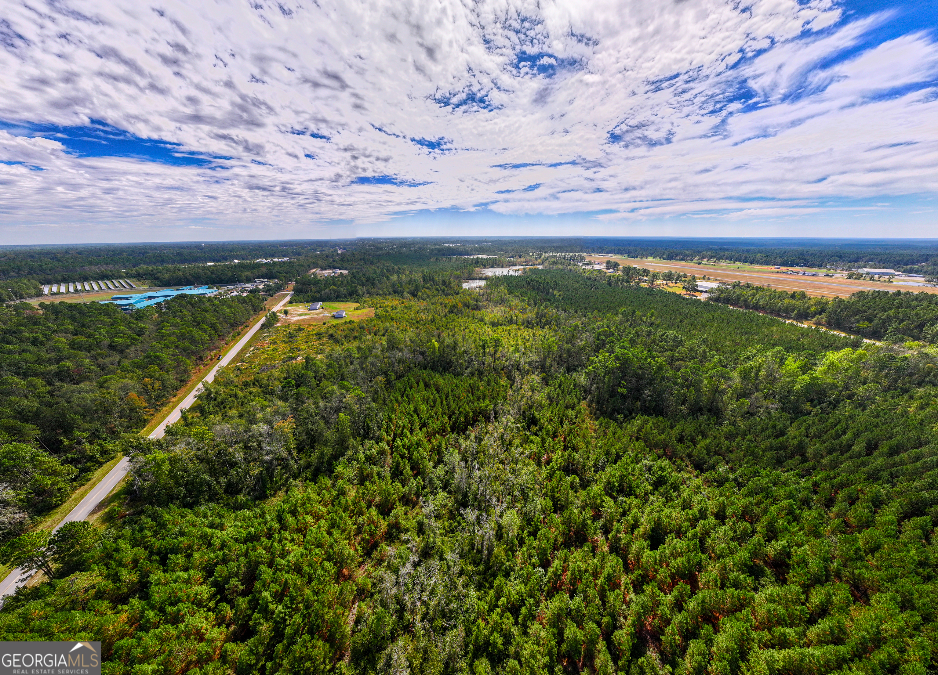 14.53-acres Gumlog Road Swainsboro, GA 30401 - Photo 4 of 7 a view of a lush green space with sea