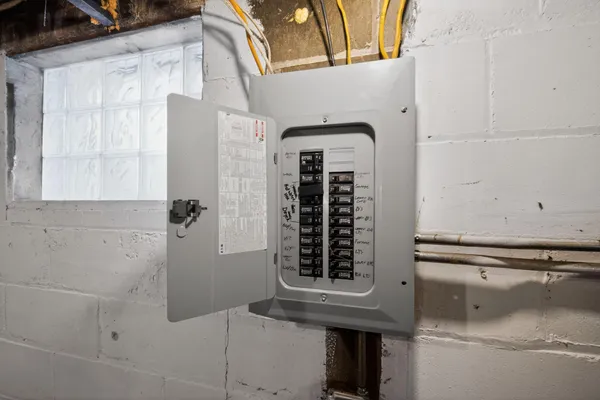 $164,900 | 2927 North 40th Street, Milwaukee, WI 53210