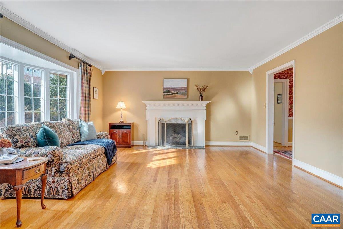 3558 Hartland Road Southwest Roanoke, VA 24015 - Photo 8 of 73