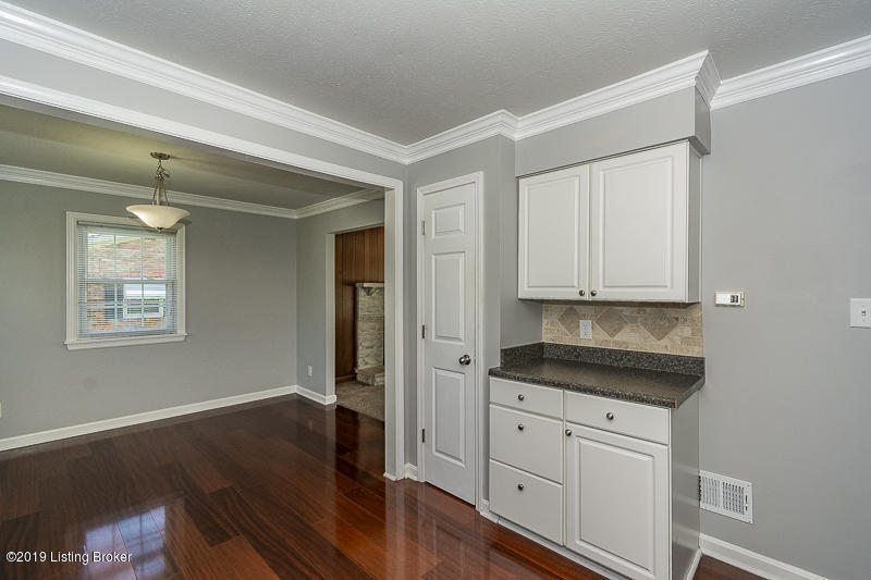 6720 Fernhaven Road Louisville, KY 40228 - Photo 9 of 45 _ADS7226