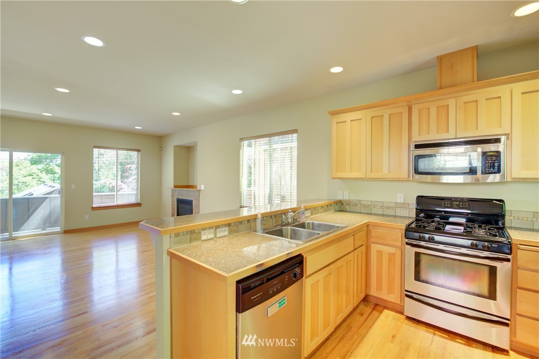 2464 Southwest Webster Street Seattle, WA 98106 - Photo 14 of 35 Gallery Image 14