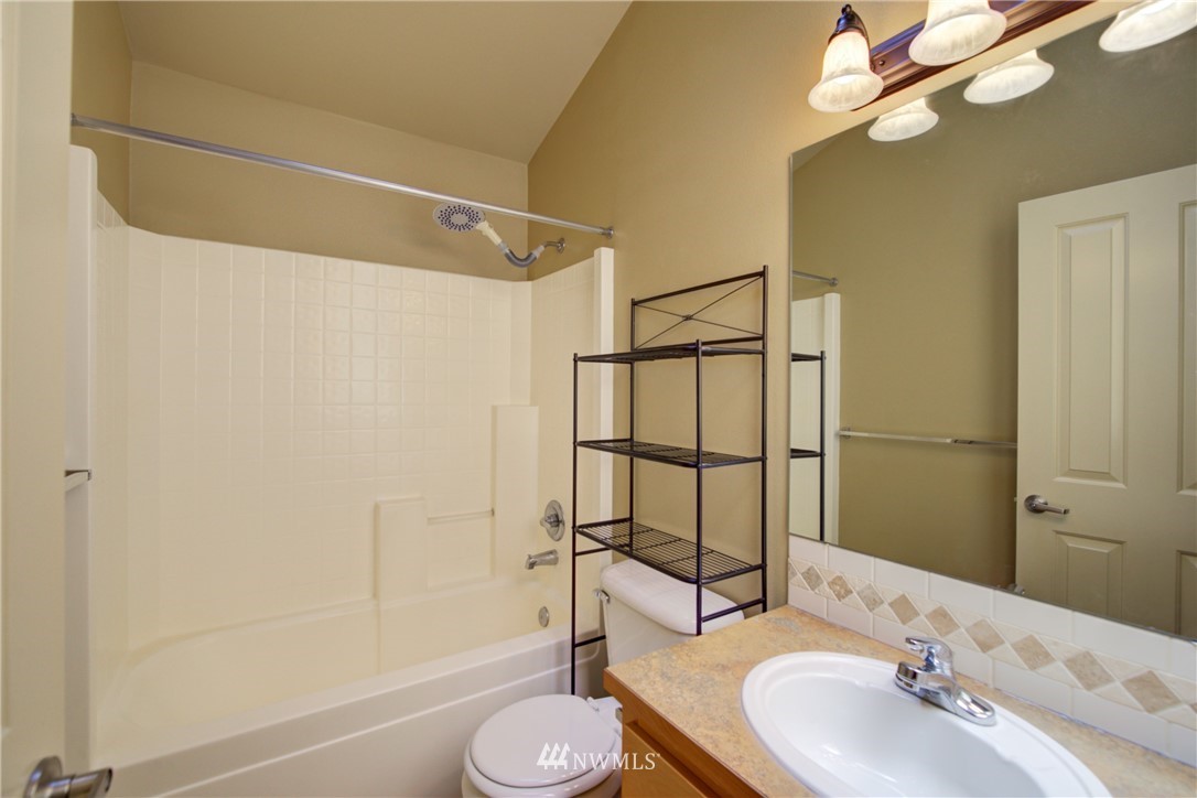 2464 Southwest Webster Street Seattle, WA 98106 - Photo 22 of 35 Gallery Image 22