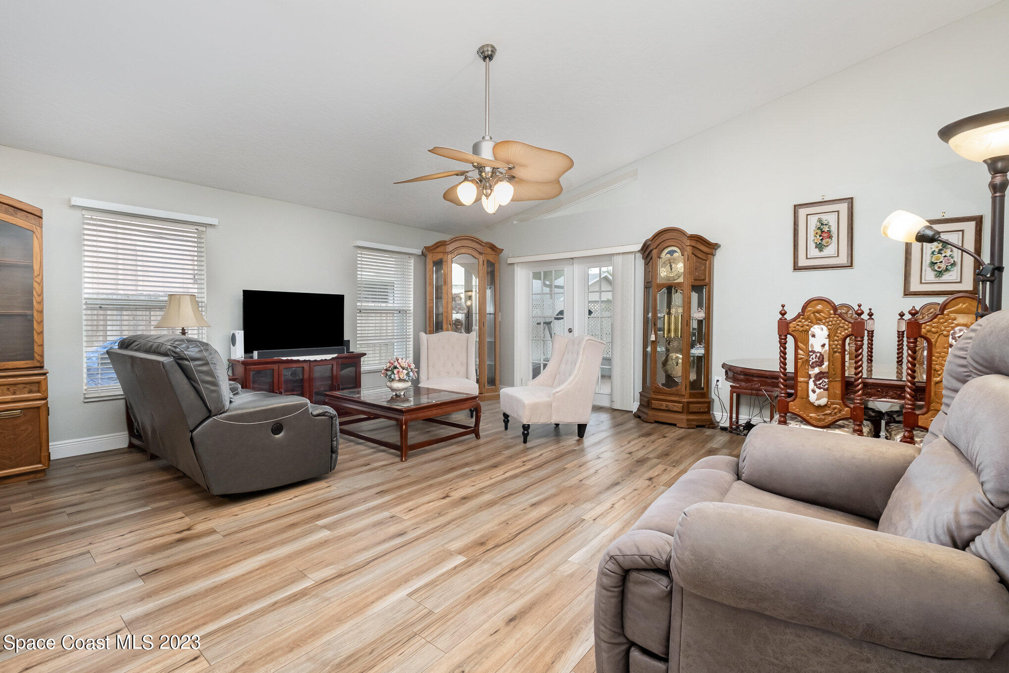 1698 Palm Ridge Road Melbourne, FL 32935 - Photo 3 of 24 Living Area