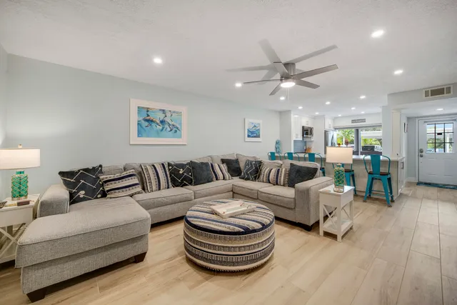 $289,000 | 1637 Northeast Nautical Place, Unit 804, Jensen Beach, FL 34957