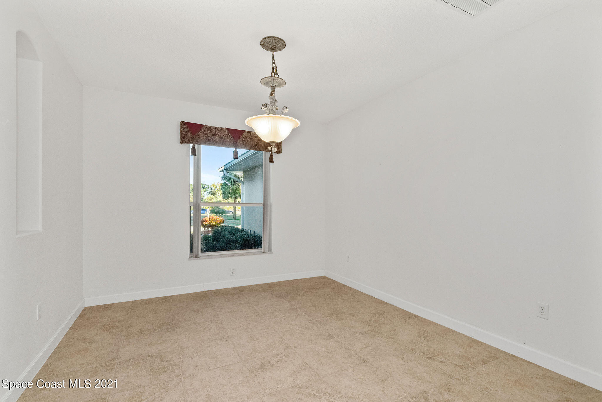 3748 Turtle Mound Road Melbourne, FL 32934 - Photo 5 of 68 JC7_5761