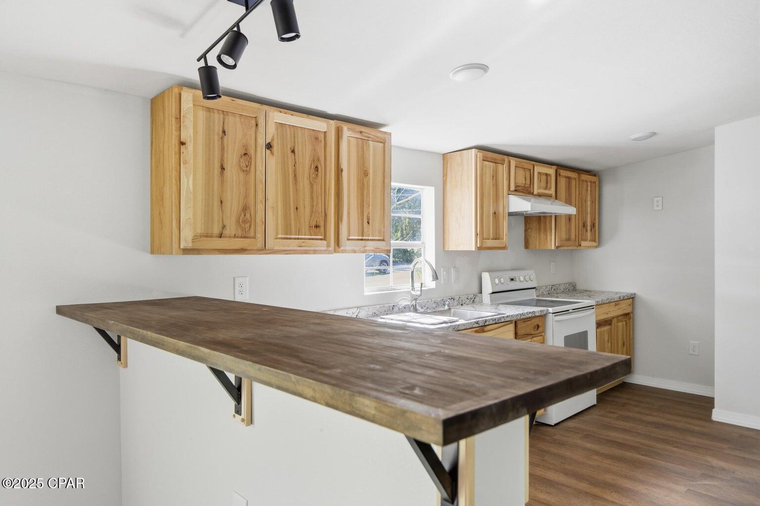 834 North Caryville Road Bonifay, FL 32425 - Photo 5 of 11