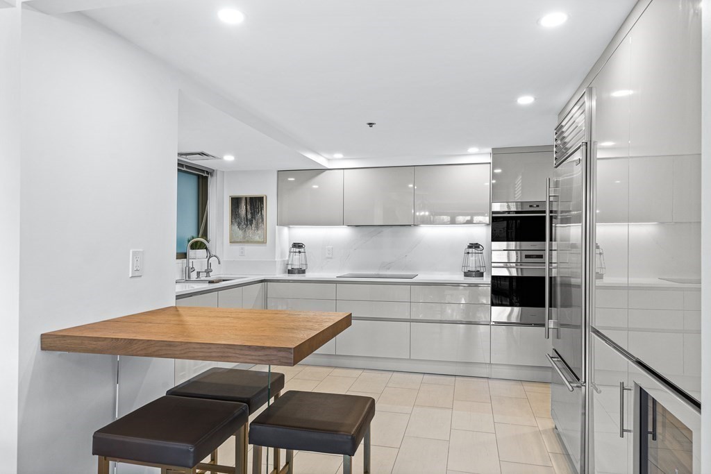 165 Tremont Street, Unit 501 Boston, MA 02111 - Photo 8 of 37