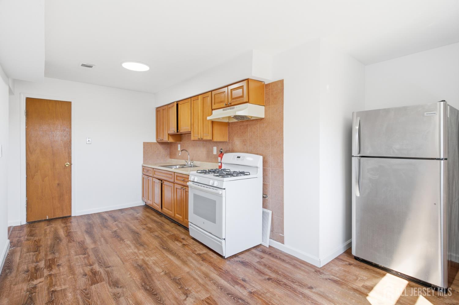 1719 Raspberry Court, Unit 1719 Edison, NJ 08817 - Photo 17 of 22