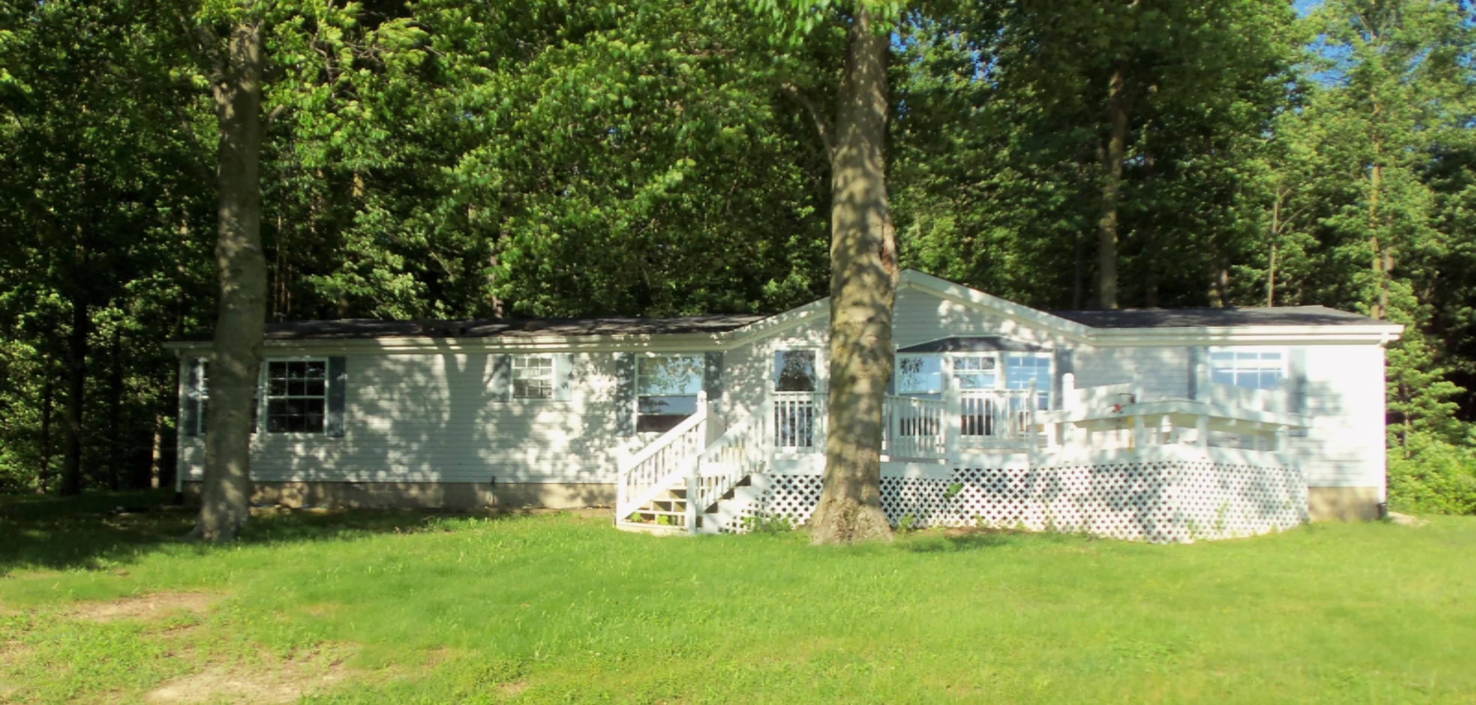 10831 South Edon Road Camden, MI 49232 - Photo 1 of 25 100_5357