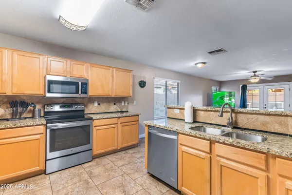 $410,000 | 2113 West Nancy Lane, Phoenix, AZ 85041