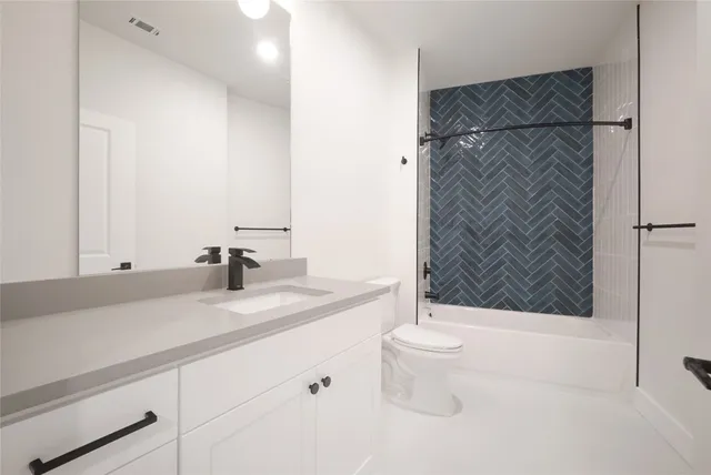 $2,795 | 3000 Duval Street, Unit 102, Austin, TX 78705