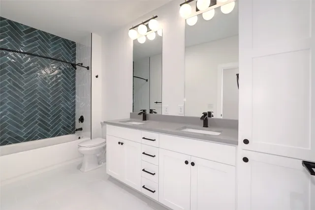 $2,795 | 3000 Duval Street, Unit 102, Austin, TX 78705