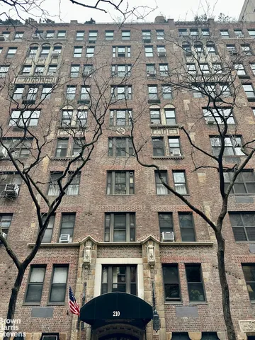 a view of a large building