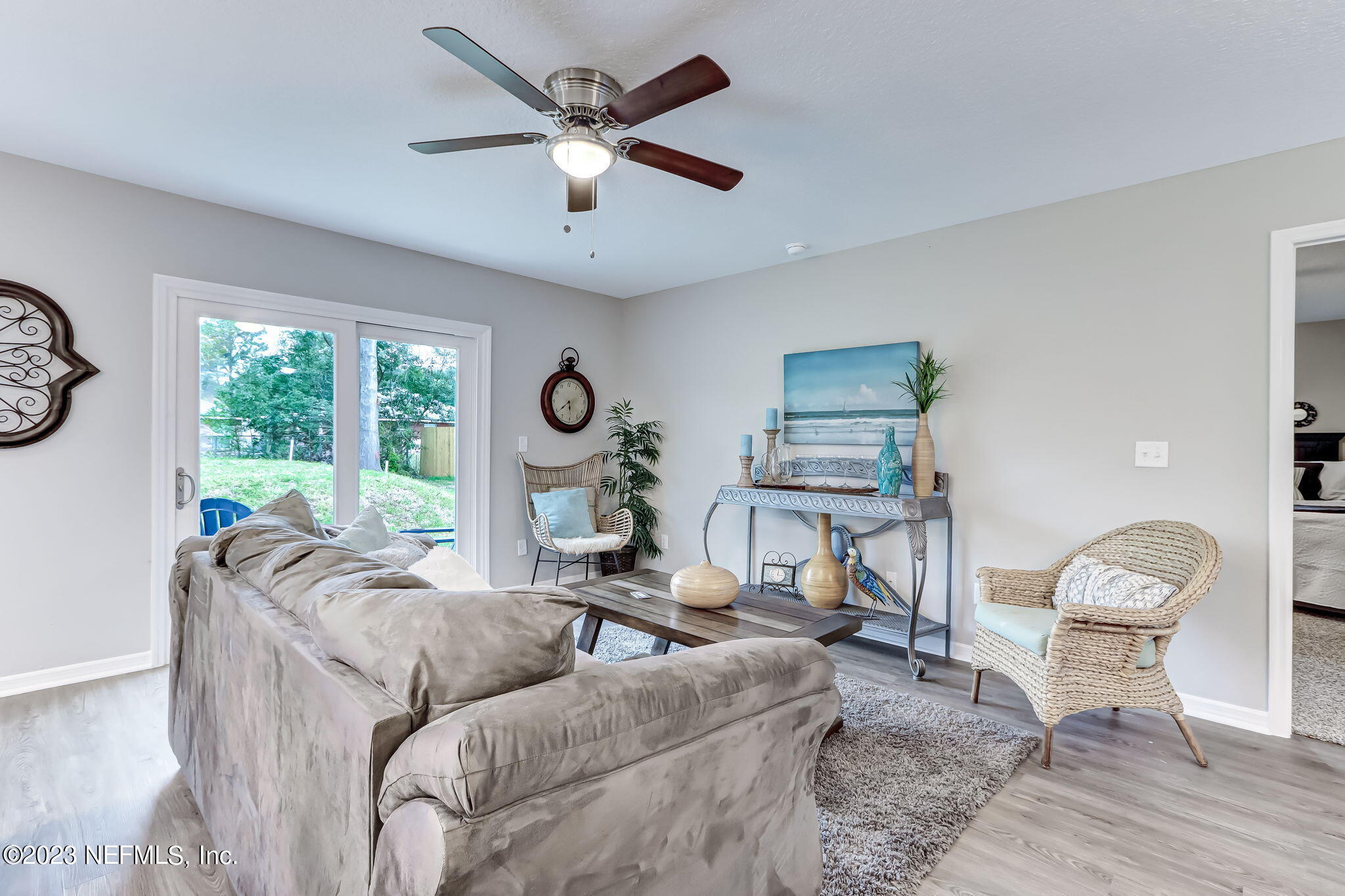8375 Hewitt Street Jacksonville, FL 32244 - Photo 15 of 25 Living Room