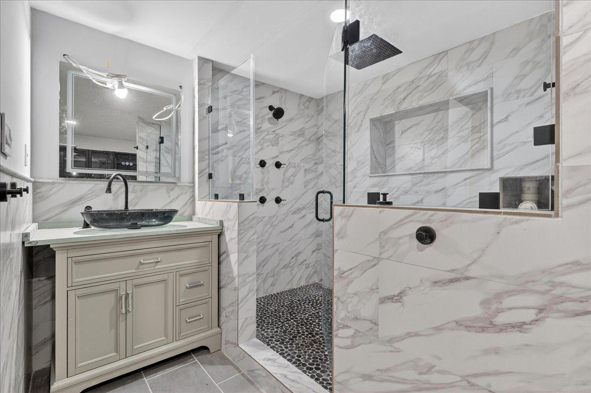 1865 Wilderness Road Lancaster, PA 17603 - Photo 37 of 39 Lower Level _Elegant bathroom retreat.