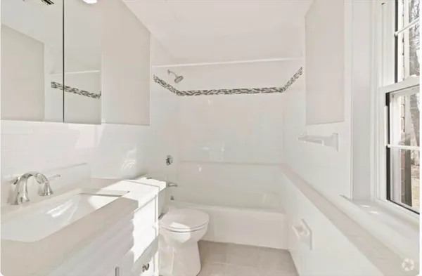$2,800 | 200 Bedford Road, Unit 10D, Woburn, MA 01801
