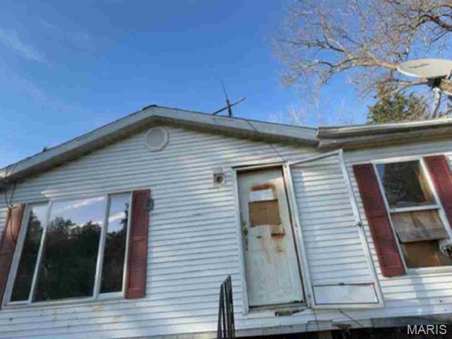 401 Hill Side Road De Soto, MO 63020 - Photo 1 of 10