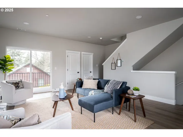 $355,000 | 12086 Southeast Harold Street, Portland, OR 97266