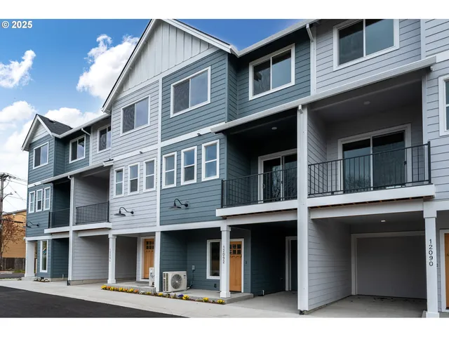 $355,000 | 12086 Southeast Harold Street, Portland, OR 97266