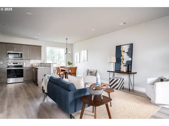 $355,000 | 12086 Southeast Harold Street, Portland, OR 97266