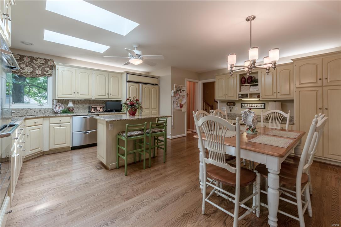 1816 Camberly Road St. Louis, MO 63131 - Photo 9 of 42 Gallery Image 9