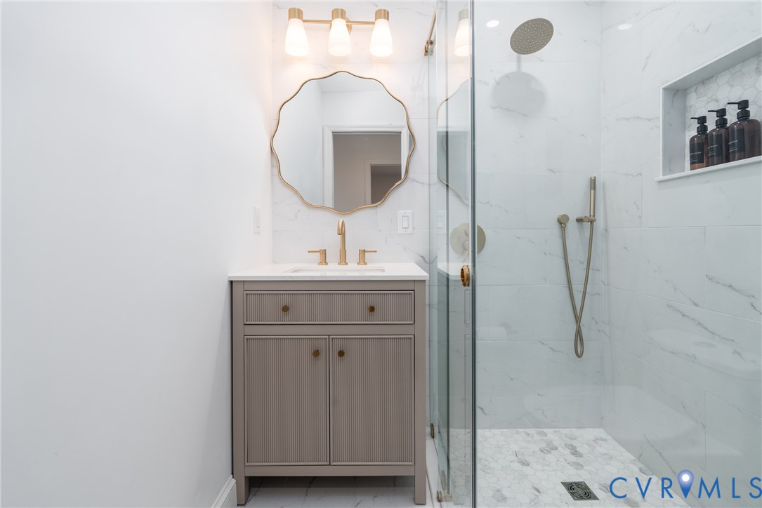 8902 Brieryle Road Henrico, VA 23229 - Photo 30 of 37 Hall bathroom