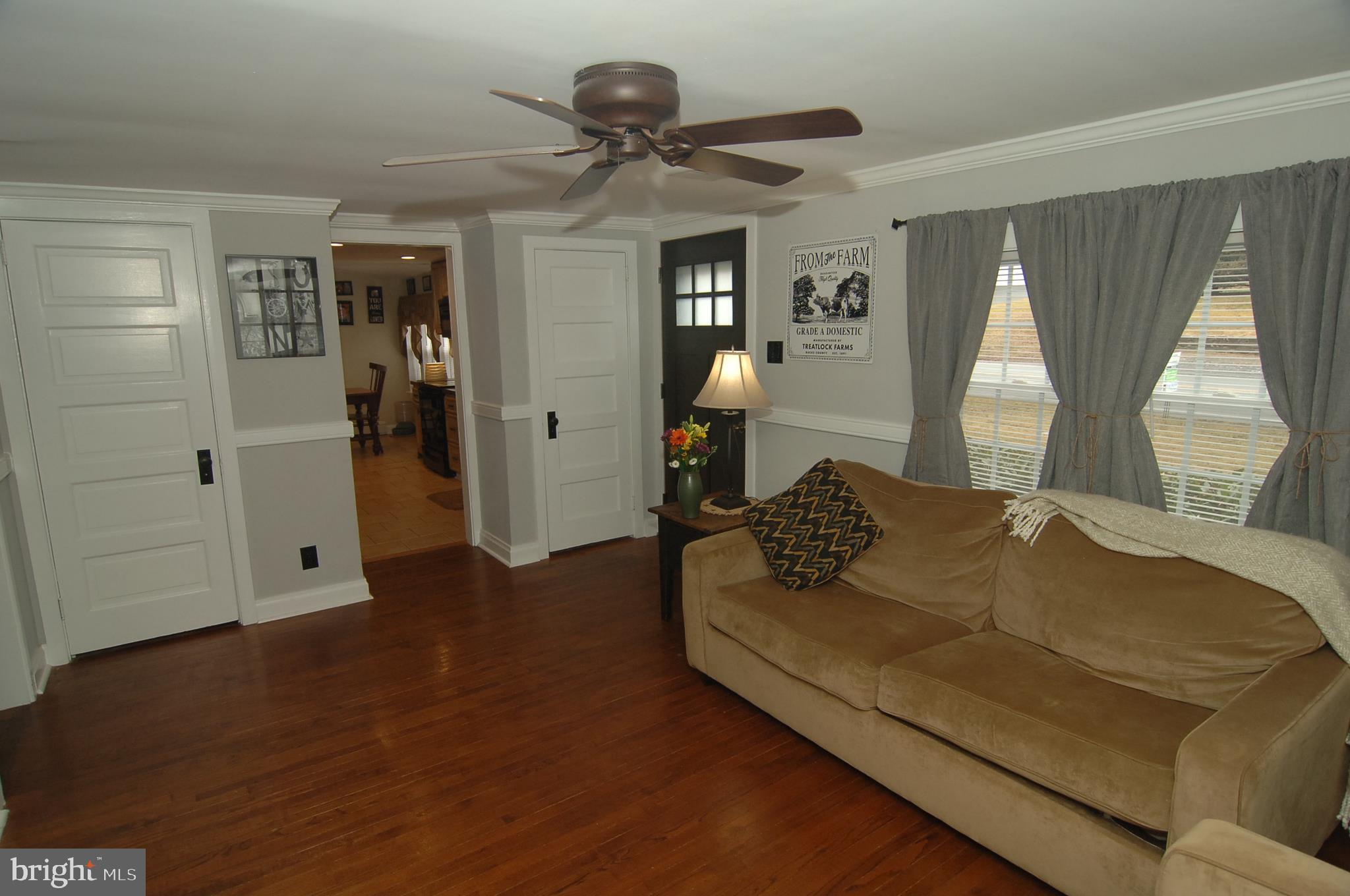 866 Buchert Road Pottstown, PA 19464 - Photo 3 of 38 Living Room