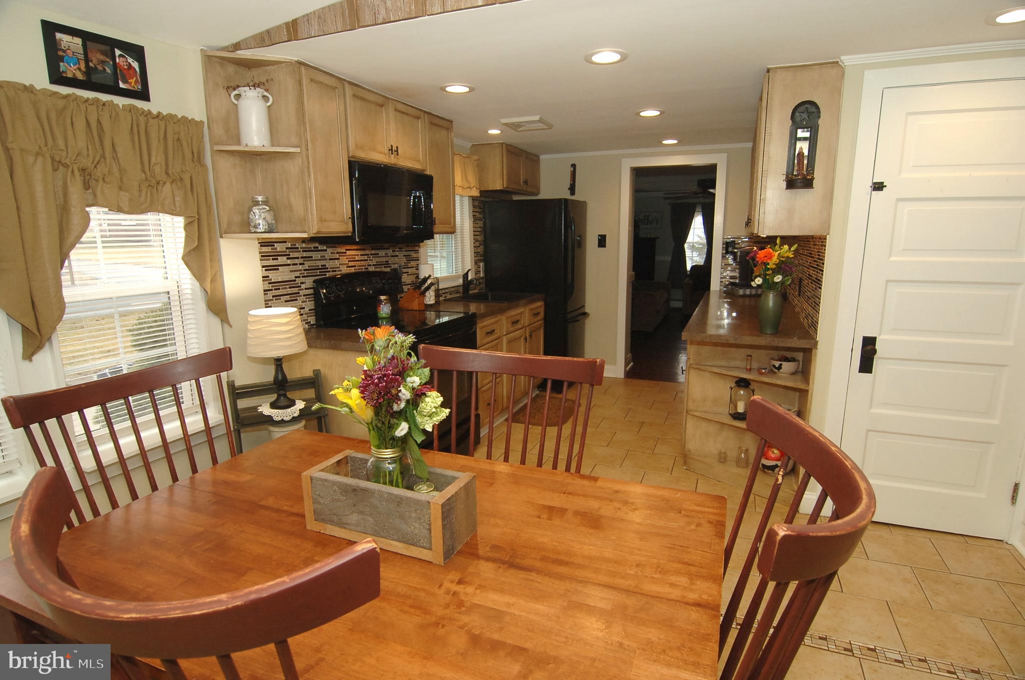 866 Buchert Road Pottstown, PA 19464 - Photo 9 of 38 Gallery Image 9