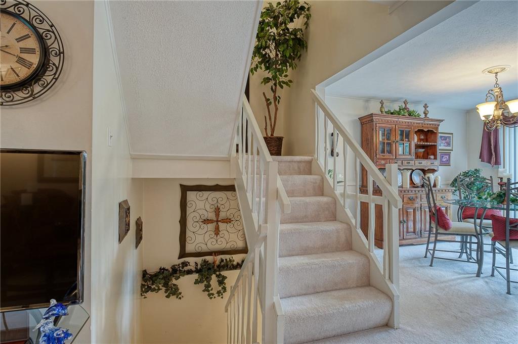 2541 Hunting Ridge Trail Bridgeville, PA 15017 - Photo 6 of 25 Gallery Image 6