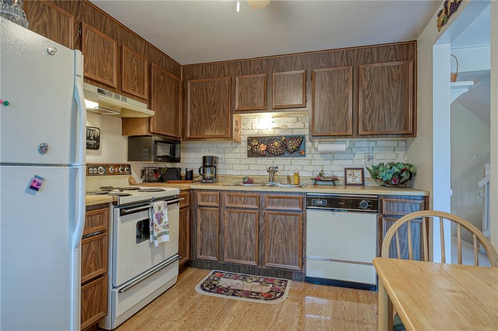 2541 Hunting Ridge Trail Bridgeville, PA 15017 - Photo 9 of 25 Gallery Image 9