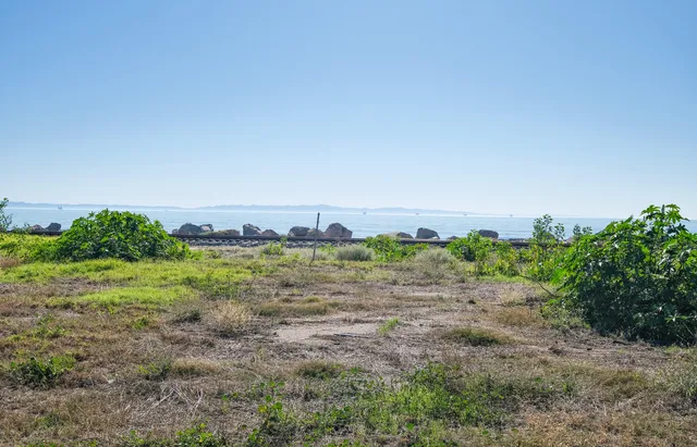 $1 | 3735 Santa Claus Lane, Carpinteria, CA 93013