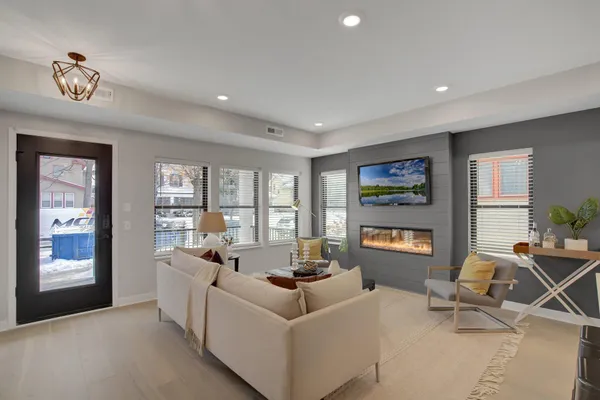 $3,395 | 3628 Colfax Avenue South, Minneapolis, MN 55409