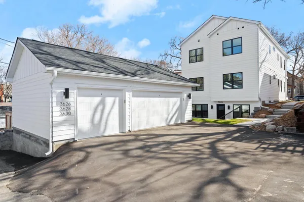 $3,395 | 3628 Colfax Avenue South, Minneapolis, MN 55409