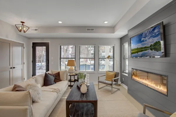 $3,395 | 3628 Colfax Avenue South, Minneapolis, MN 55409