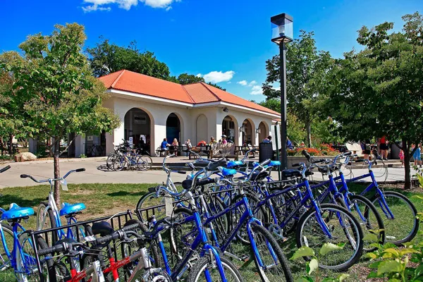 $3,395 | 3628 Colfax Avenue South, Minneapolis, MN 55409