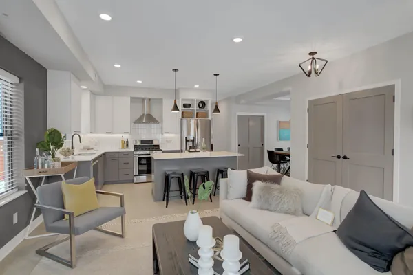 $3,395 | 3628 Colfax Avenue South, Minneapolis, MN 55409